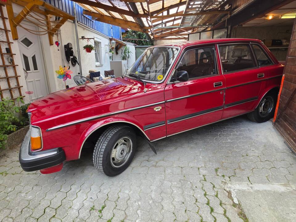 Image 3/8 of Volvo 264 (1979)