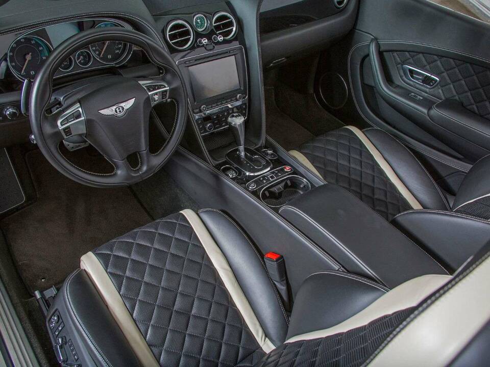 Image 12/20 de Bentley Continental GT V8 (2017)