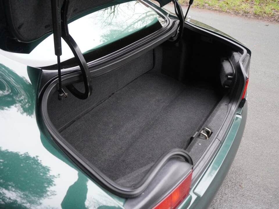 Afbeelding 19/19 van Aston Martin DB 7 (1998)