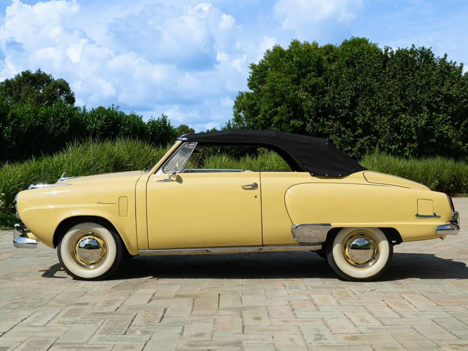 Image 7/50 of Studebaker Champion Regal DeLuxe Convertible (1950)