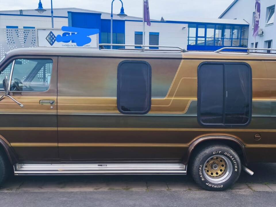 Immagine 12/143 di Dodge B 200 Sportsman (1978)