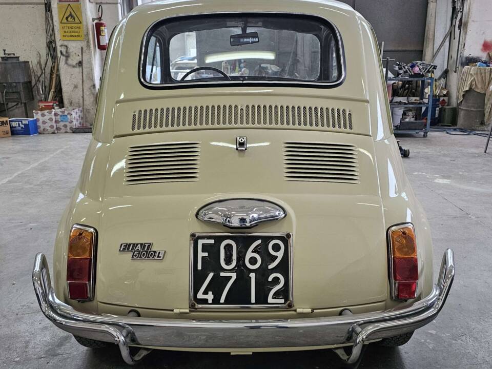 Image 40/43 of FIAT 500 L (1972)