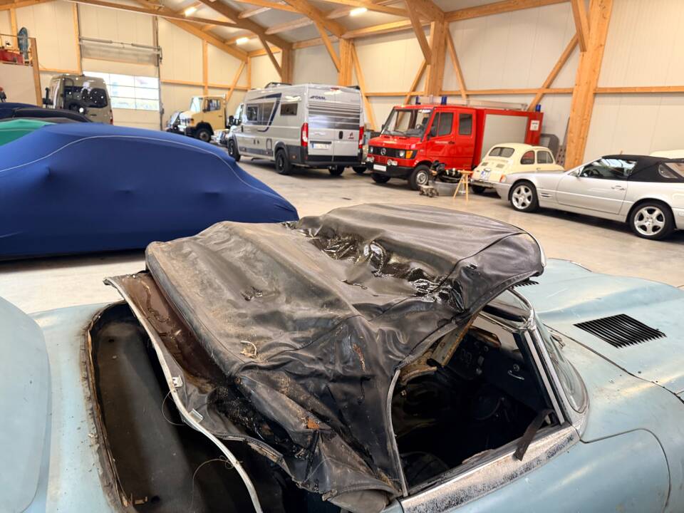 Image 23/53 de Jaguar Type E 4.2 (1967)