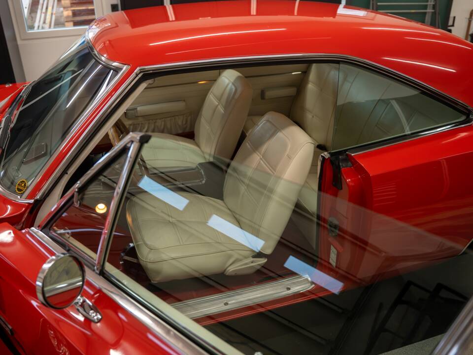 Image 7/24 of Dodge Charger R/T (1969)