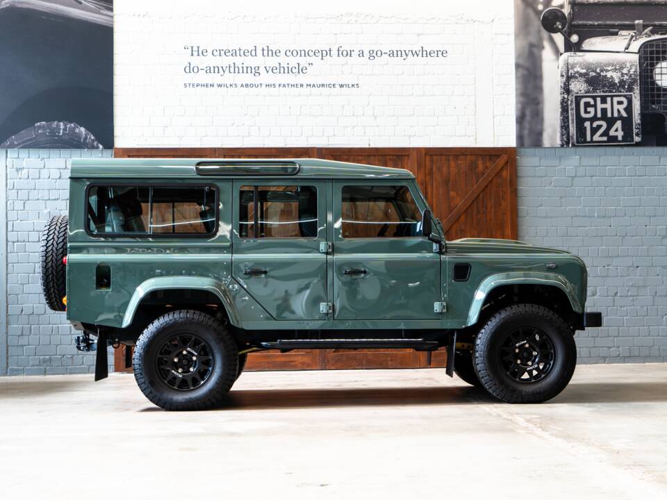Image 4/24 of Land Rover Defender 110 (2013)
