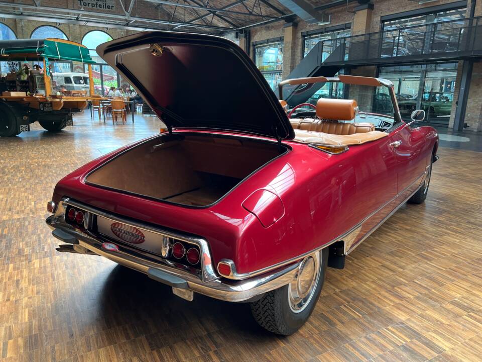 Immagine 26/33 di Citroën DS 19 Usine (1963)