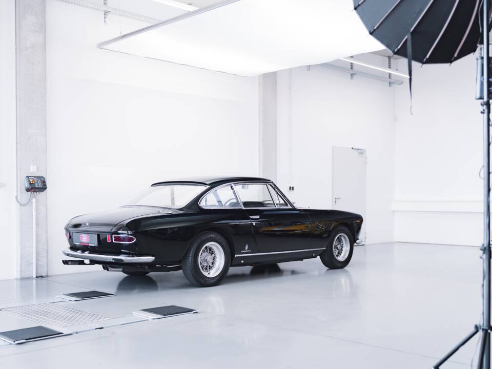 Image 97/100 of Ferrari 330 GT 2+2 (1965)