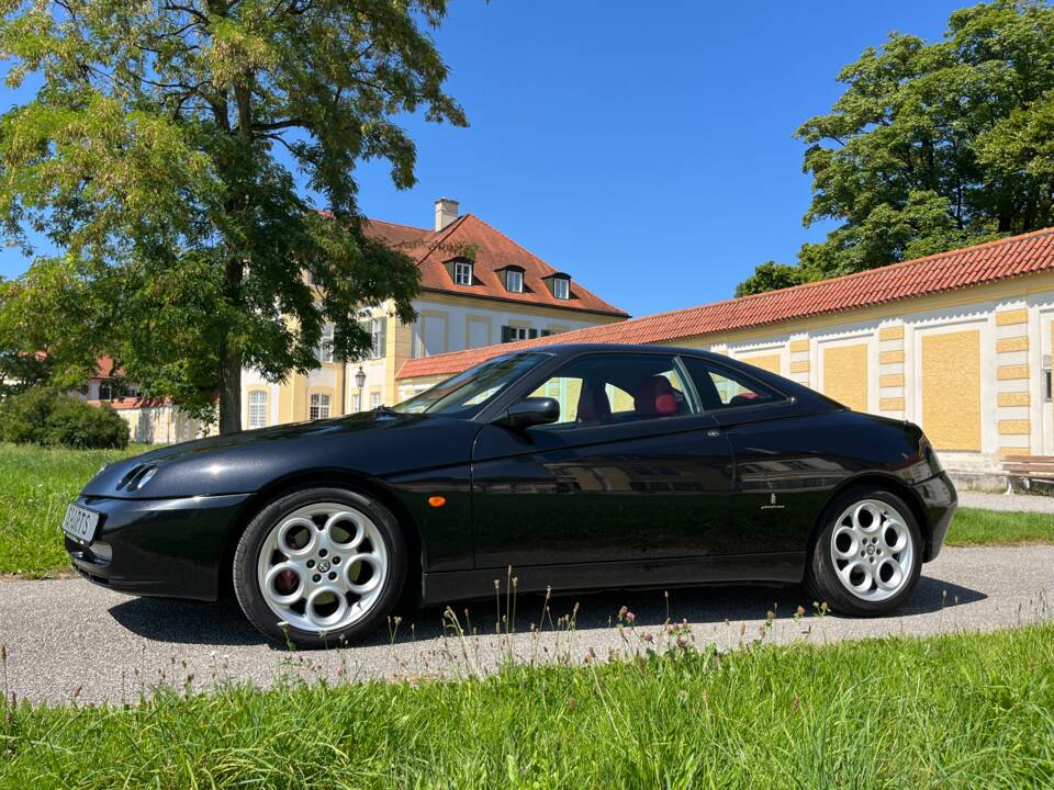 Imagen 1/66 de Alfa Romeo GTV 3.2 V6 24V (2003)