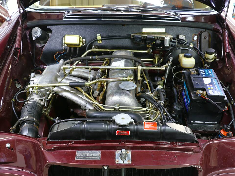 Bild 33/39 von Mercedes-Benz 220 SE b (1964)