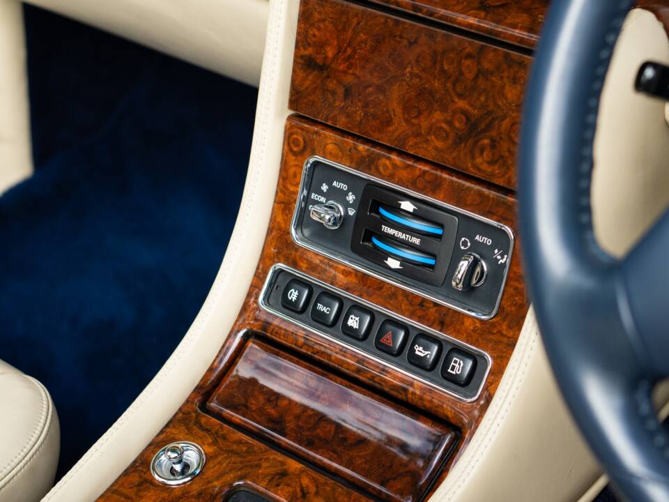 Bild 14/50 von Rolls-Royce Corniche V (2001)