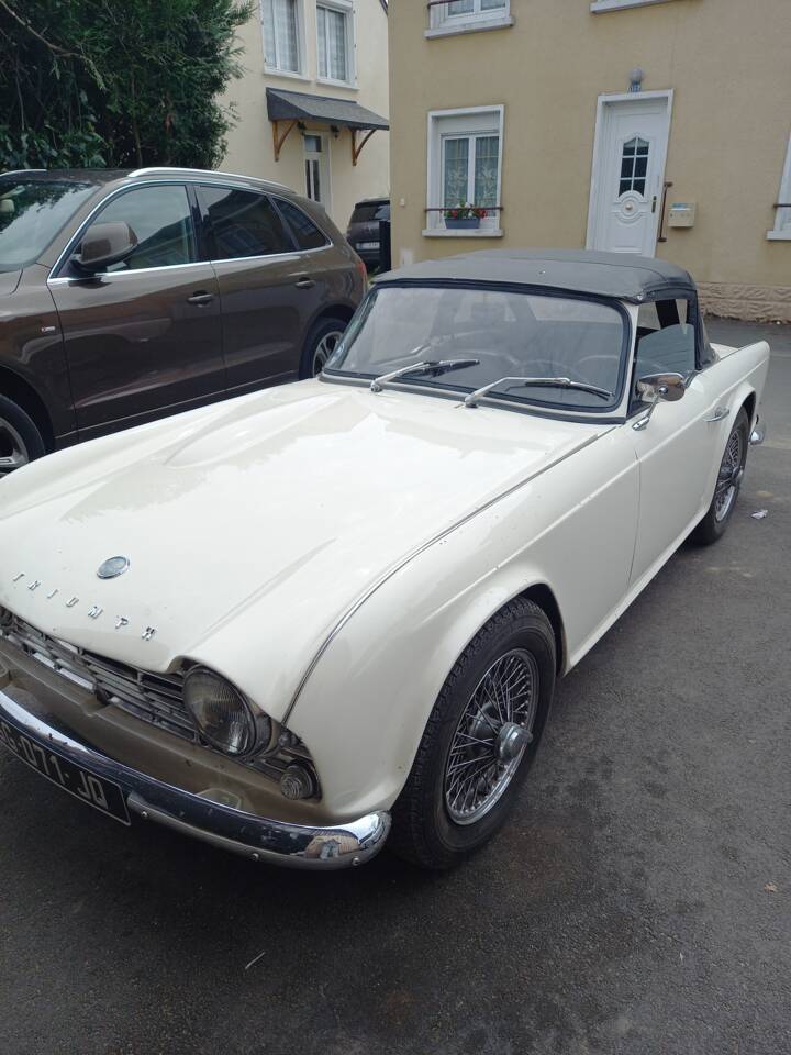 Image 3/4 of Triumph TR 4 (1962)