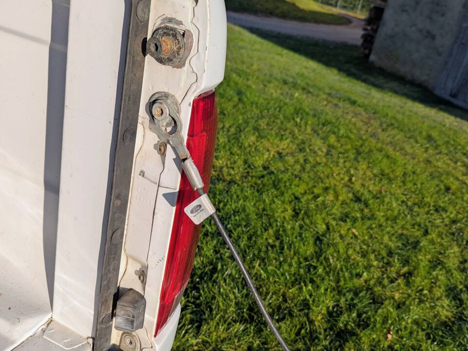 Image 18/65 of Ford F-150 (1991)