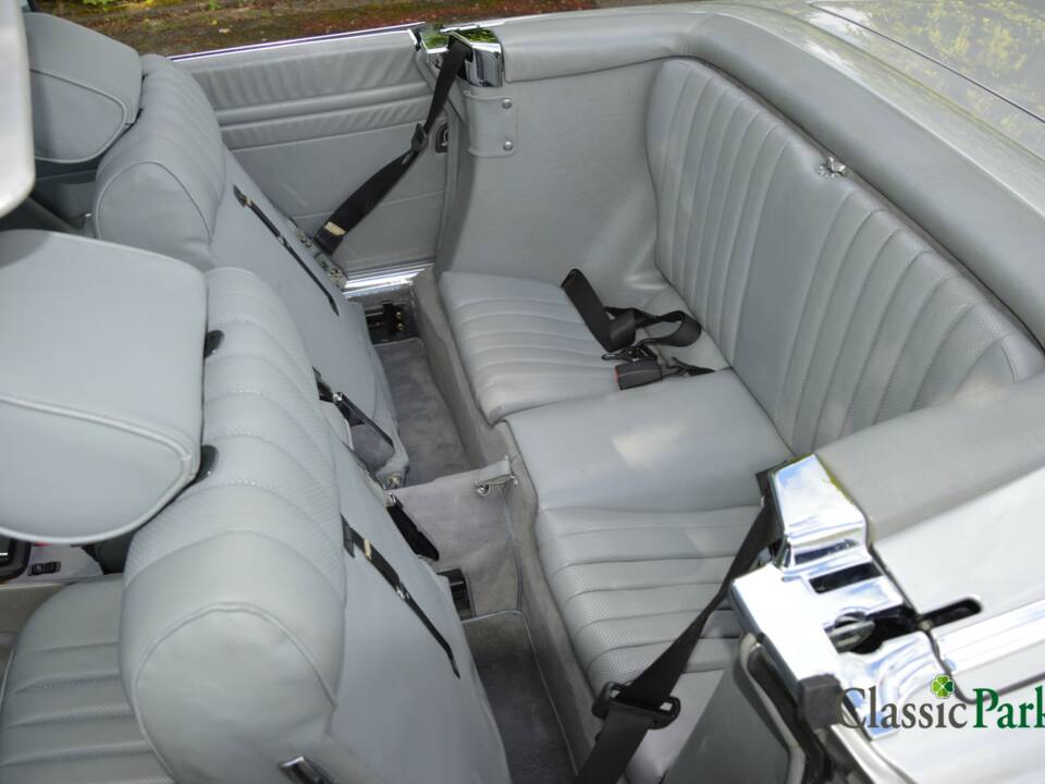 Image 37/50 de Mercedes-Benz 500 SL (1985)