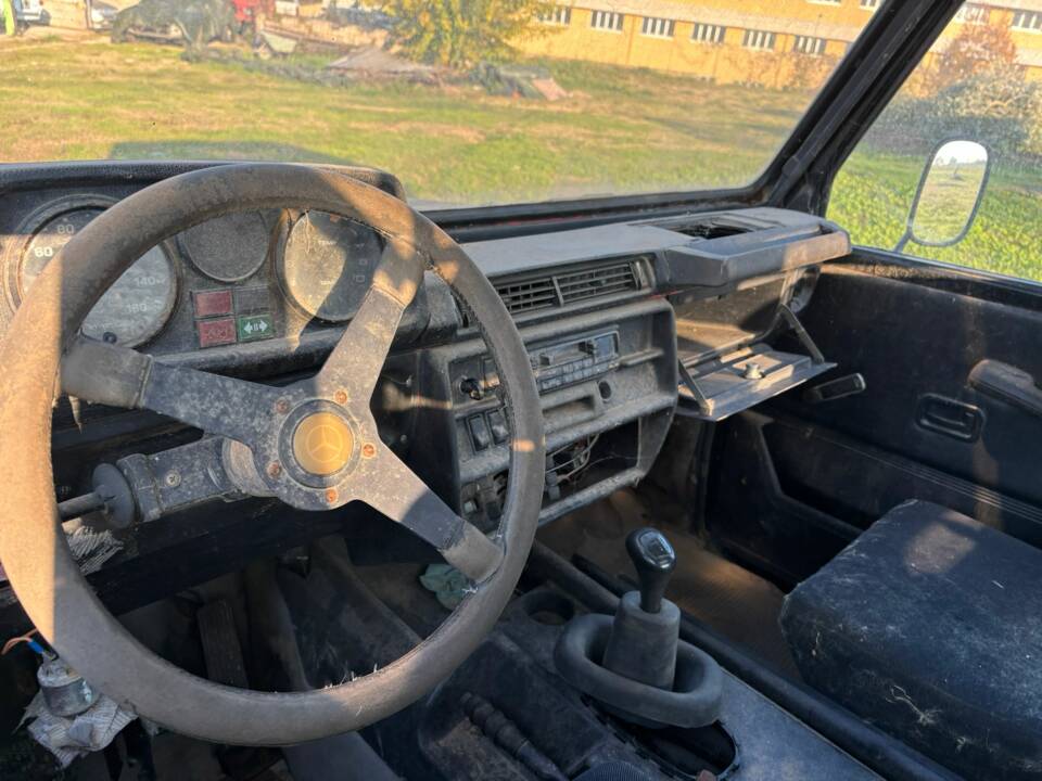 Image 34/53 of Mercedes-Benz 240 GD (SWB) (1982)