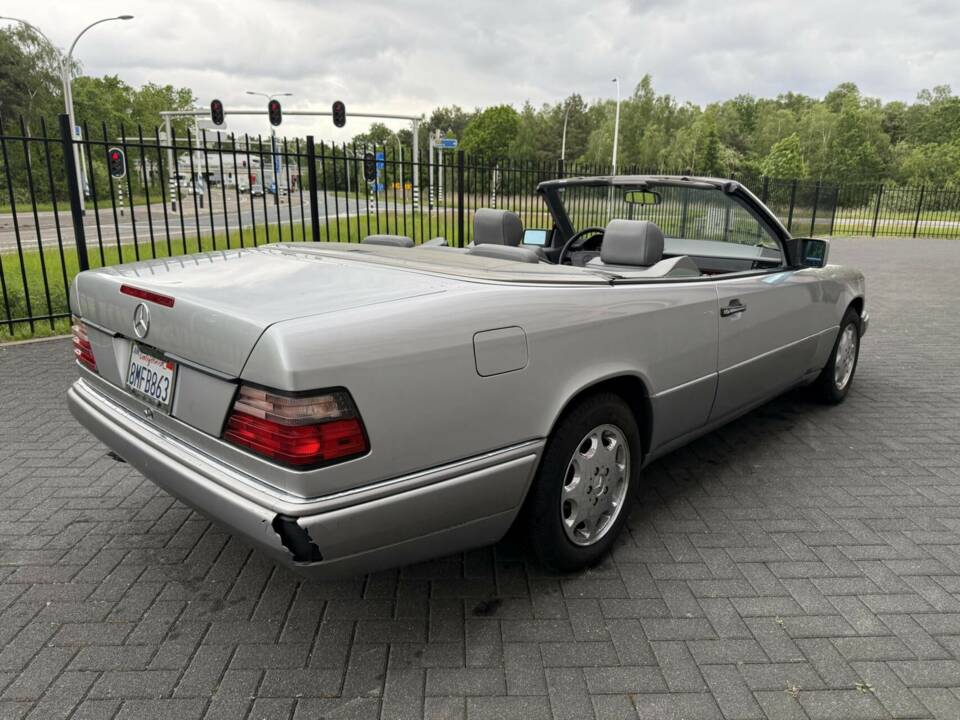 Bild 12/50 von Mercedes-Benz E 320 (1995)