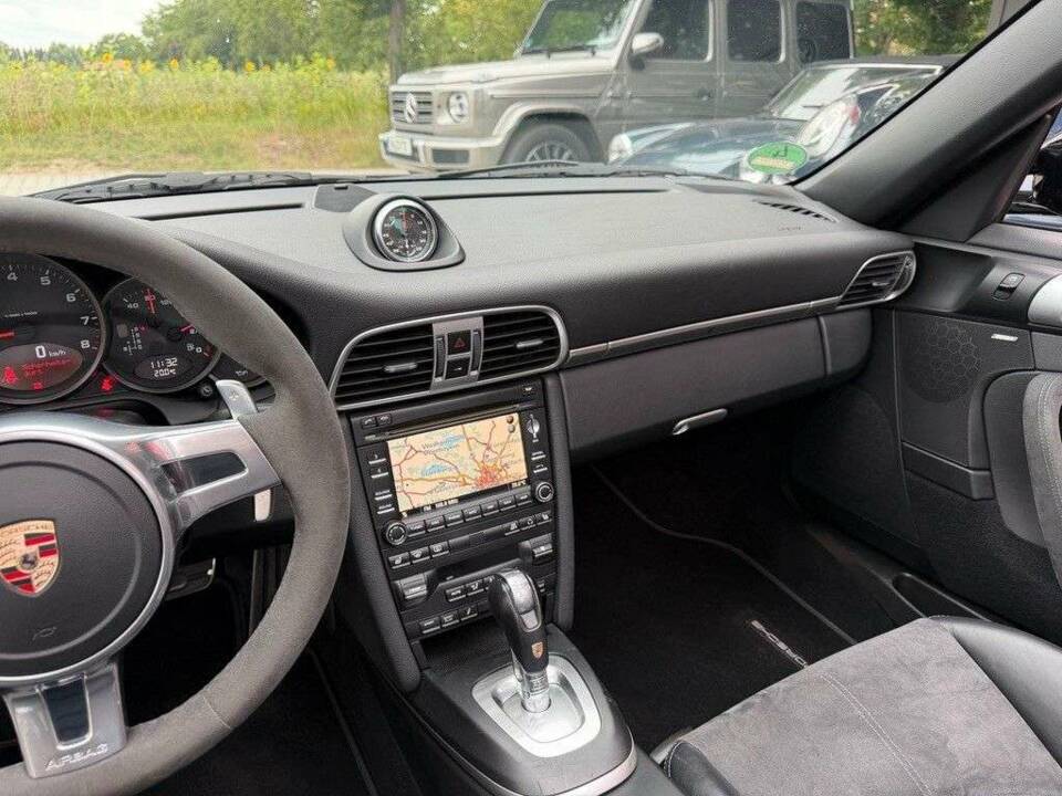 Bild 15/36 von Porsche 911 Carrera 4 GTS (2011)
