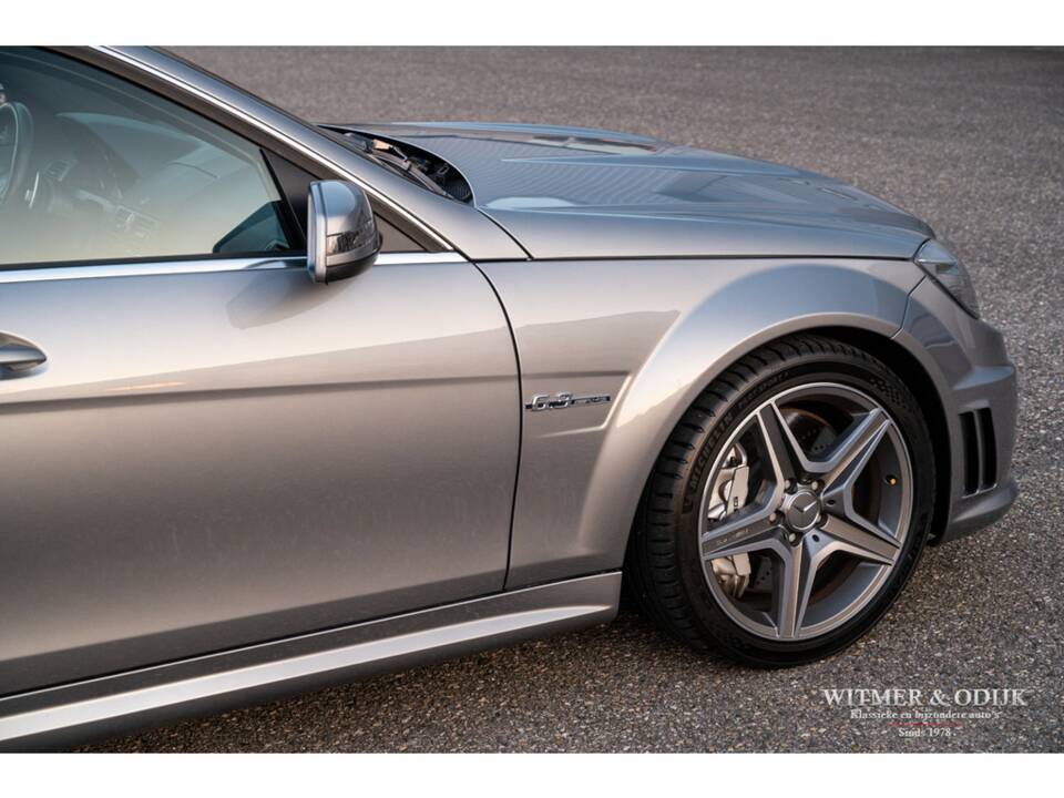 Imagen 18/40 de Mercedes-Benz C 63 AMG T (2009)