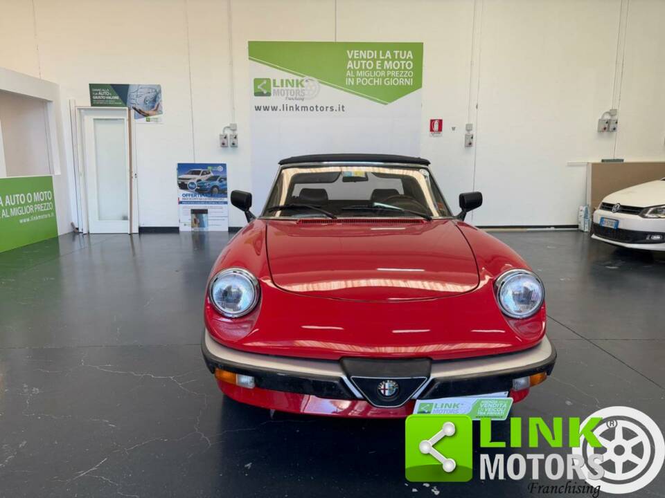 Image 1/10 de Alfa Romeo 1.6 Spider (1987)