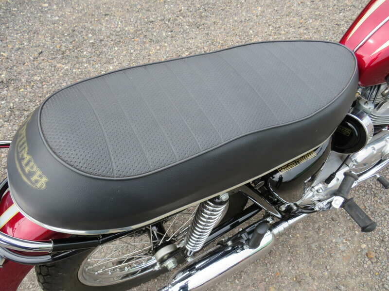 Image 34/50 de Triumph DUMMY (1970)