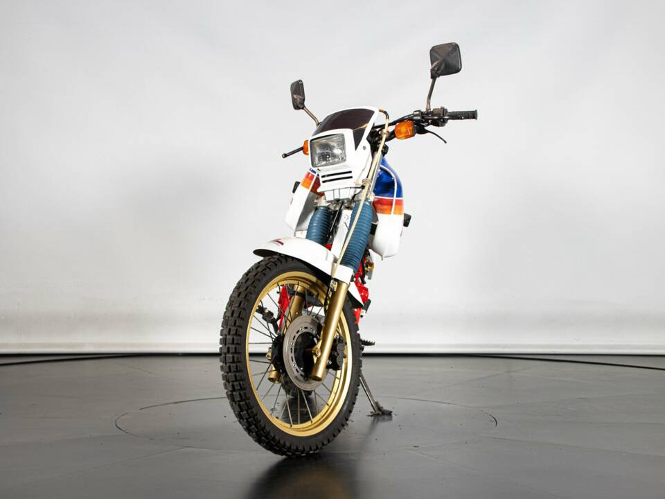 Image 6/50 of Honda DUMMY (1986)
