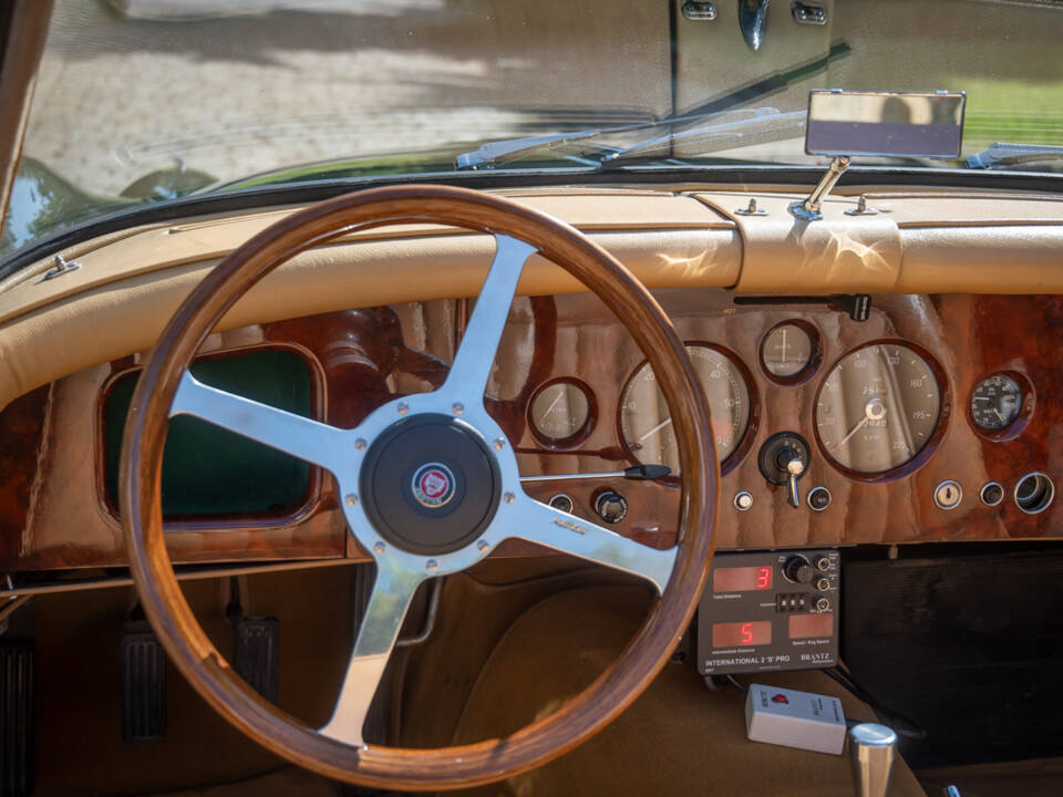 Image 21/37 of Jaguar XK 150 3.8 S OTS (1959)