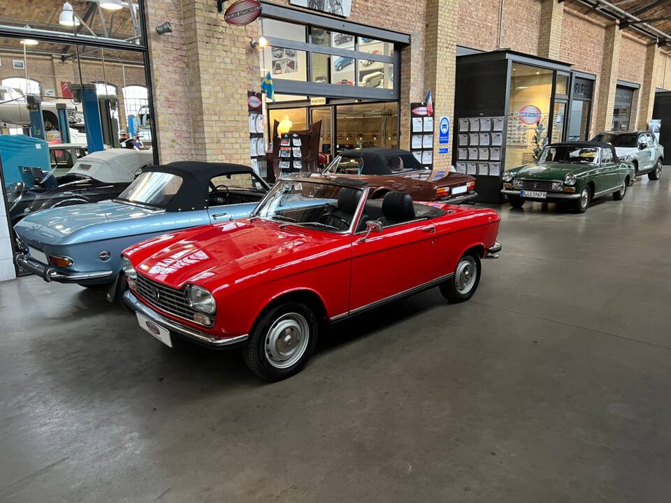Image 39/39 of Peugeot 204 Convertible (1968)