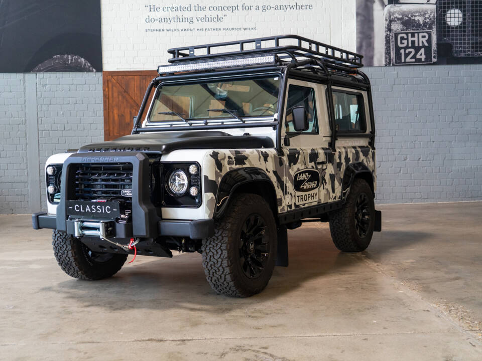Bild 7/30 von Land Rover Defender 90 Works V8 (2012)