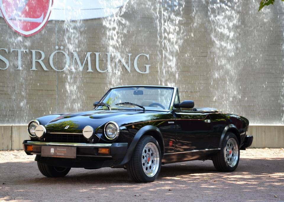 Immagine 2/26 di FIAT 124 Spider Volumex (1985)