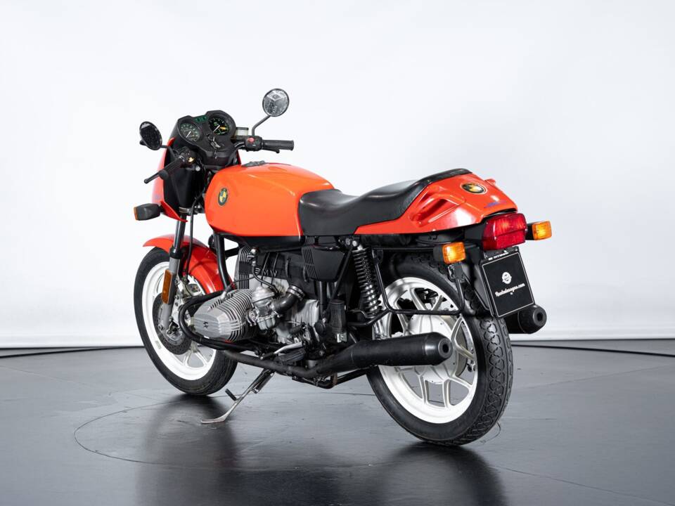 Image 2/37 of BMW R 65 (1983)
