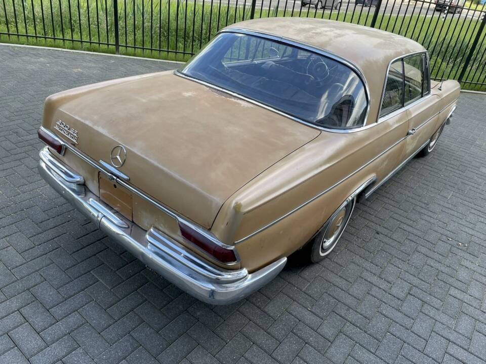 Image 12/36 of Mercedes-Benz 300 SE (1967)