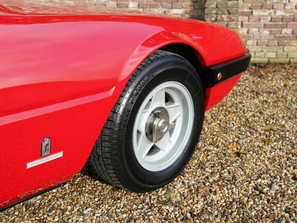 Image 47/50 de Ferrari 365 GT4 2+2 (1974)