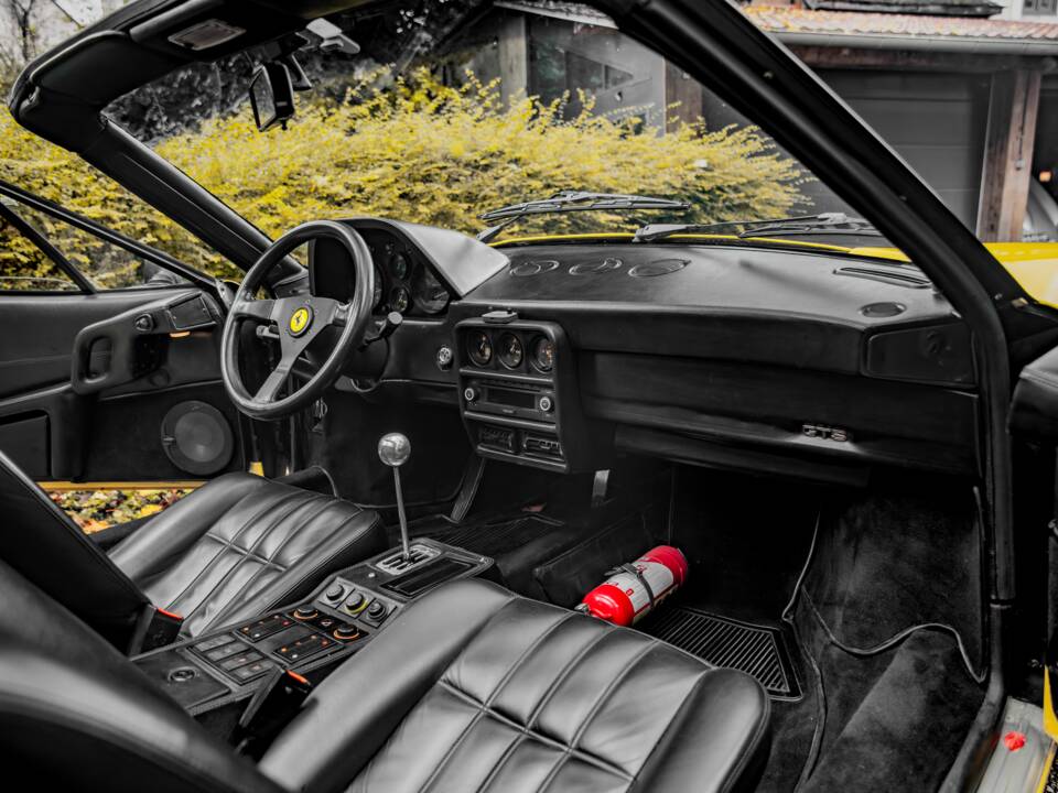 Bild 43/55 von Ferrari 328 GTS (1986)