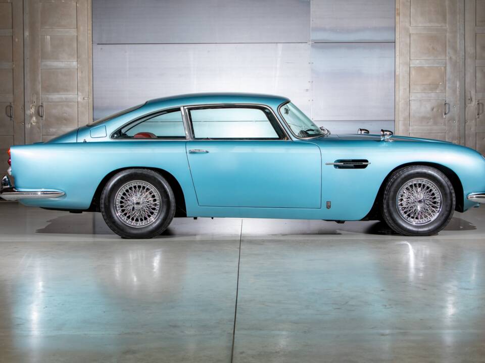 Image 4/22 of Aston Martin DB 5 (1964)