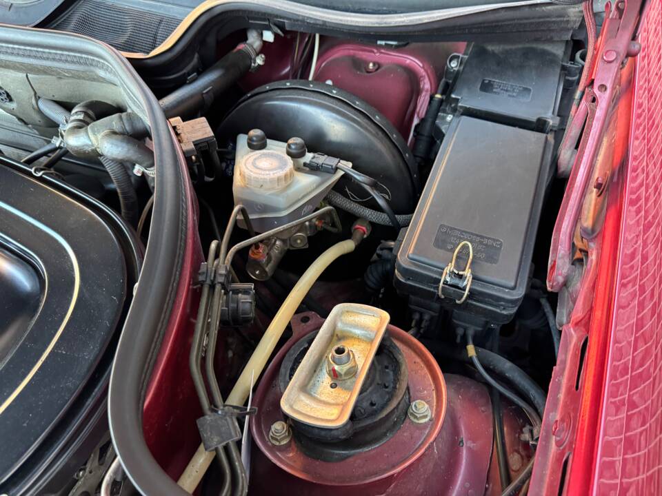 Immagine 64/75 di Mercedes-Benz 230 E (1992)