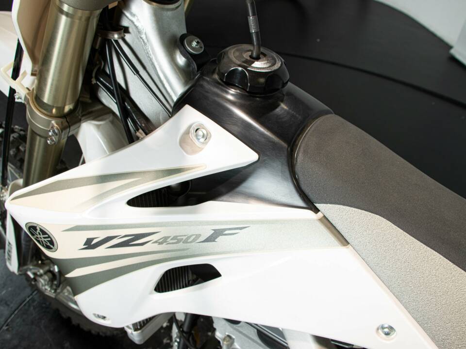 Image 47/50 de Yamaha DUMMY (2007)