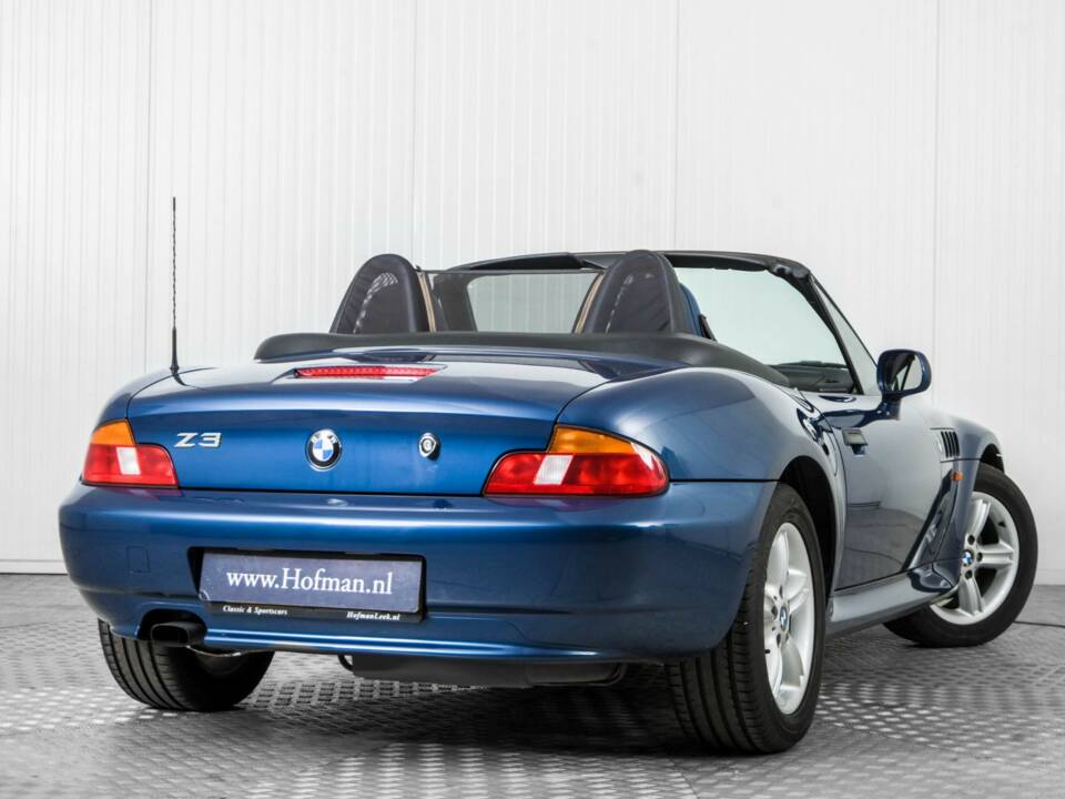Bild 42/50 von BMW Z3 1.9i (2000)
