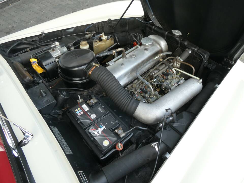 Image 20/27 of Mercedes-Benz 190 SL (1961)