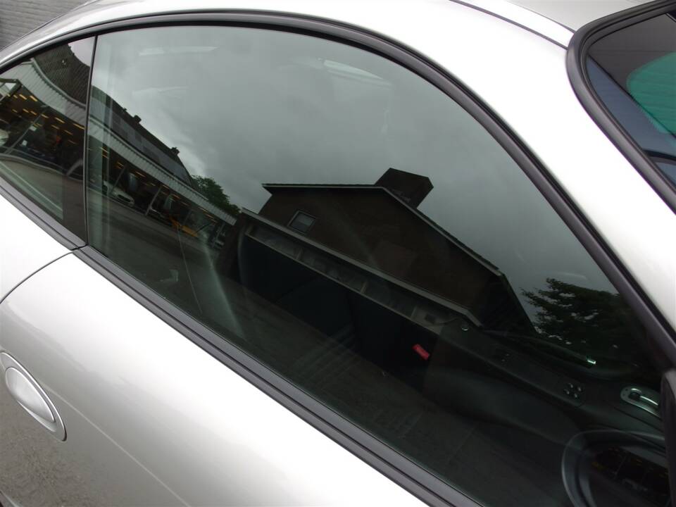 Bild 28/100 von Porsche 911 Carrera 4S (2002)
