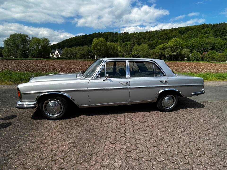 Bild 2/7 von Mercedes-Benz 300 SEL (1970)