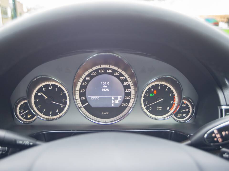 Bild 8/25 von Mercedes-Benz E 500 (2010)