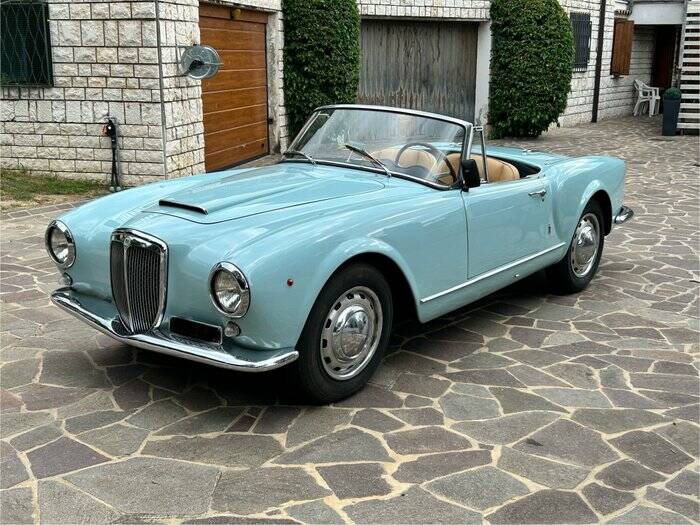 Imagen 1/7 de Lancia Aurelia B24 Convertible (1957)