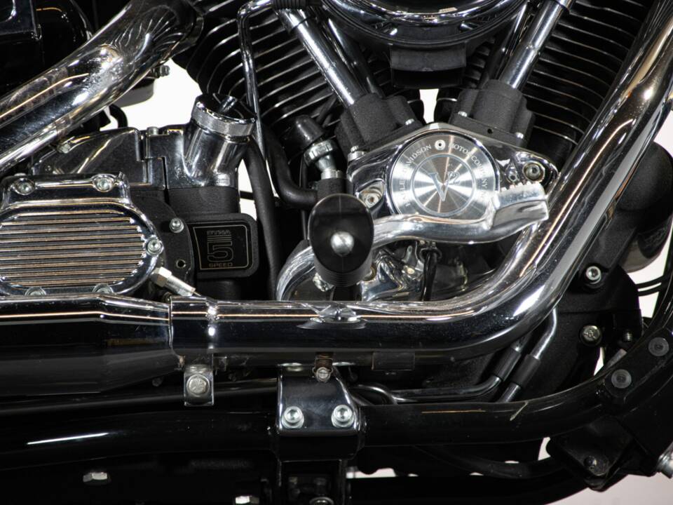 Immagine 13/50 di Harley-Davidson FXDB Dyna Glide Daytona (1992)