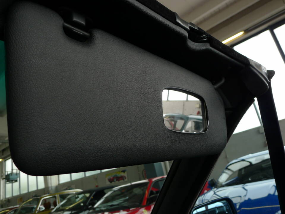 Image 7/37 of BMW 325i (1991)