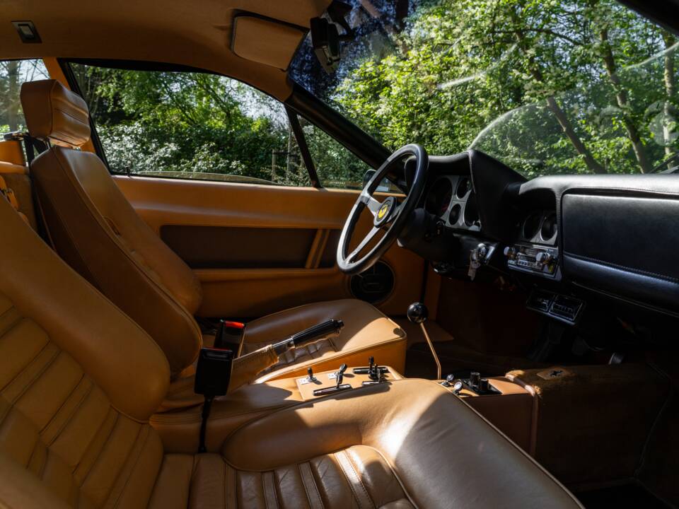 Image 15/27 of Ferrari 512 BBi (1984)