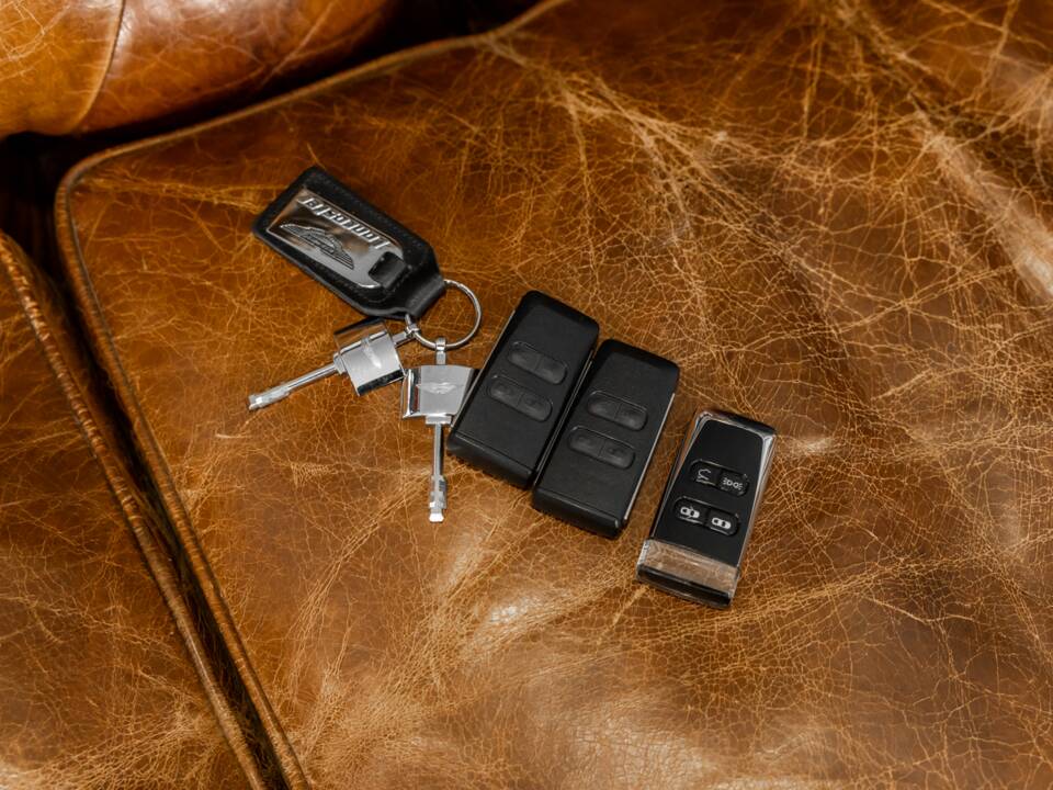 Image 64/77 of Aston Martin DBS (2009)