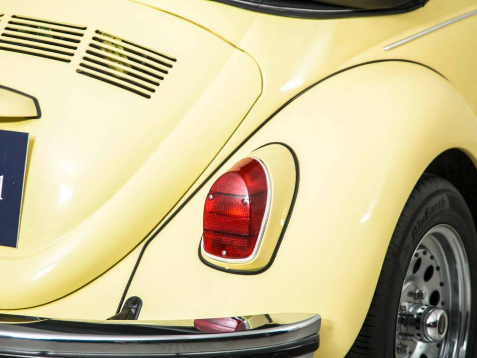 Immagine 28/50 di Volkswagen Käfer 1302 (1971)