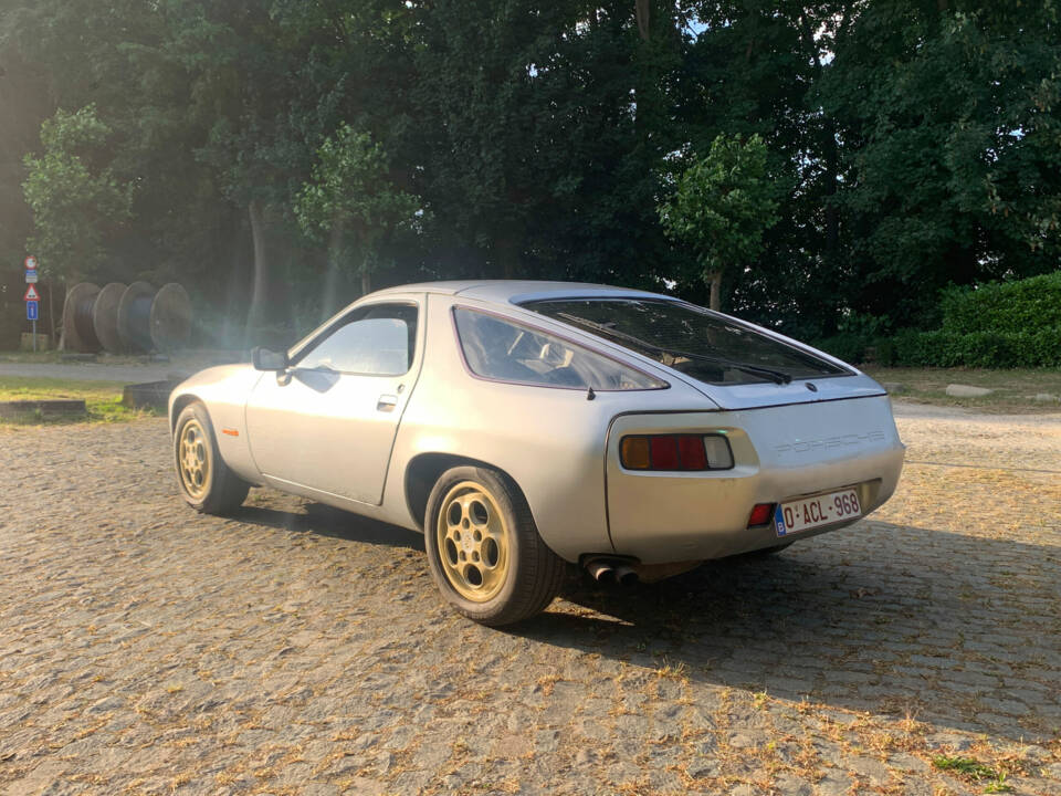 Image 3/5 de Porsche 928 (1977)