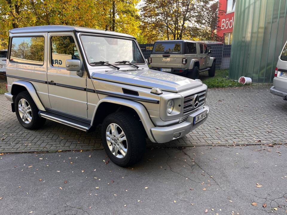 Image 3/15 of Mercedes-Benz G 350 Bluetec (SWB) (2012)