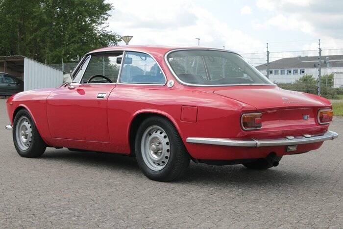 Immagine 3/7 di Alfa Romeo Giulia 1600 GT Junior (1976)