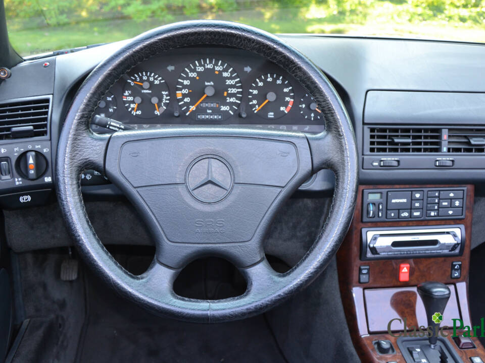 Imagen 37/50 de Mercedes-Benz 300 SL-24 (1993)